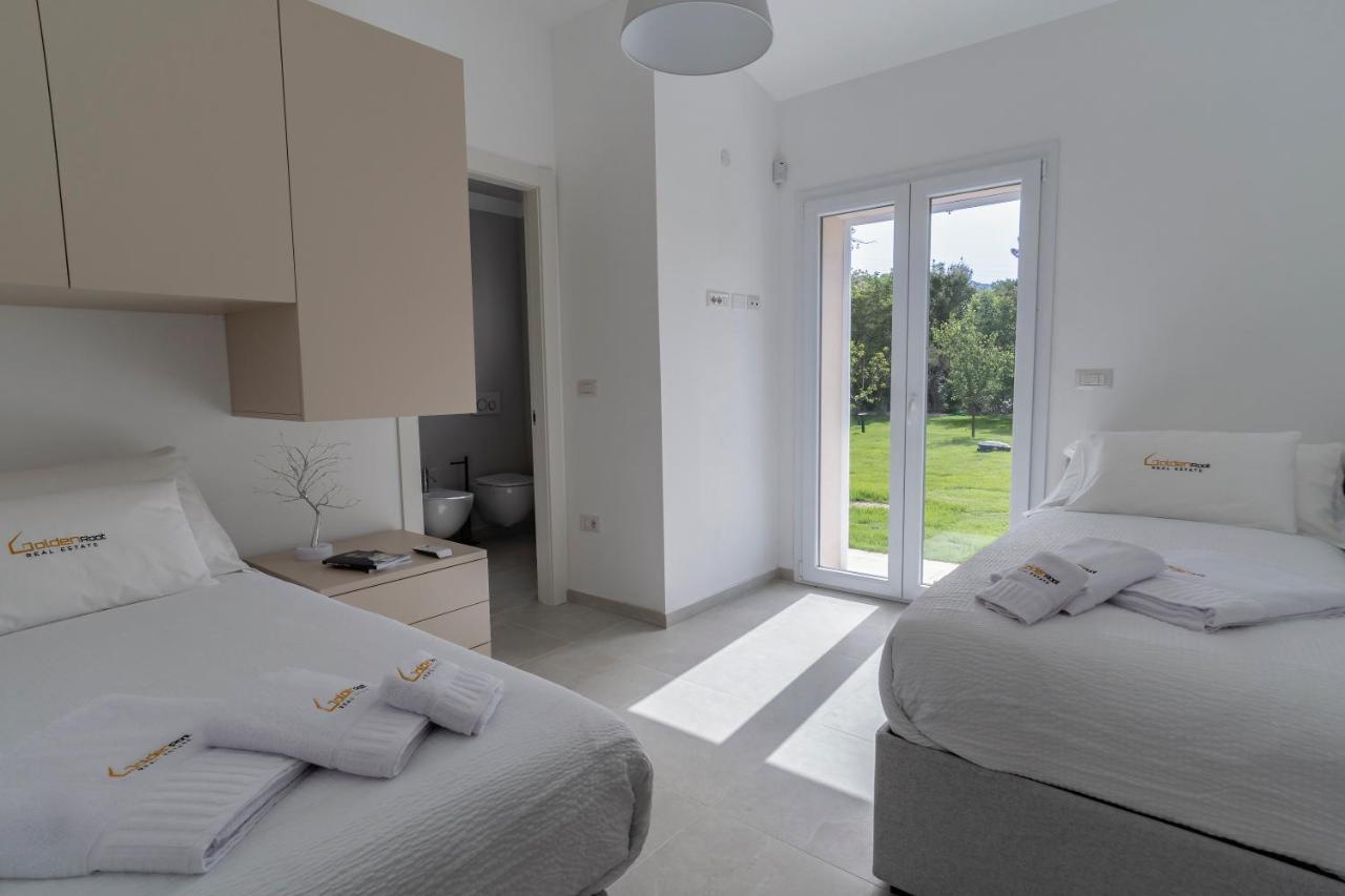 Villa Golden Root Real Estate San Teodoro  Eksteriør billede