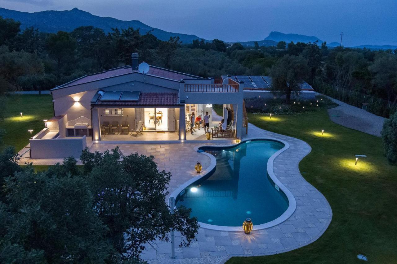 Villa Golden Root Real Estate San Teodoro  Eksteriør billede