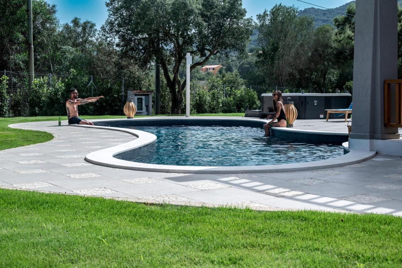Villa Golden Root Real Estate San Teodoro  Eksteriør billede